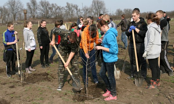 Яблуневому саду Уманського НУС цвісти!