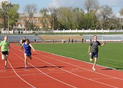 Фініш на 400м. І місце - Оріховський Денис
