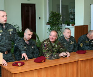 Низький уклін батькам за справжніх синів України!