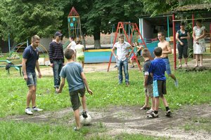 Студенти Уманського НУС подарували дітям свято
