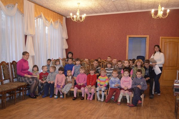 Студенти Уманського НУС подарували частинку тепла своїх сердець малюкам