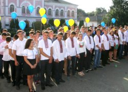Студенти факультету агрономії  на урочистій лінійці