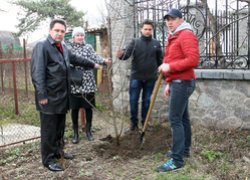 Акцію «Посади дерево» продовжено у ЗОШ № 4