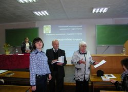 Сліпко Альона (51-ос) отримує нагороду за зайняте ІІ місце