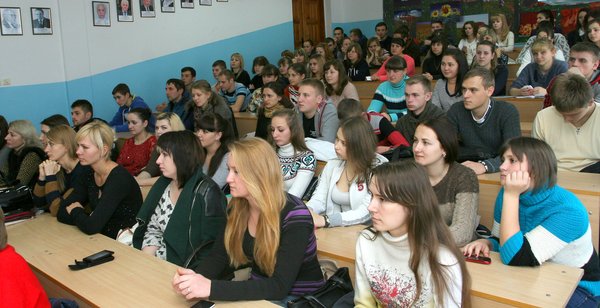 Соціальна сфера села та роль аграрних товаровиробників в її розвитку