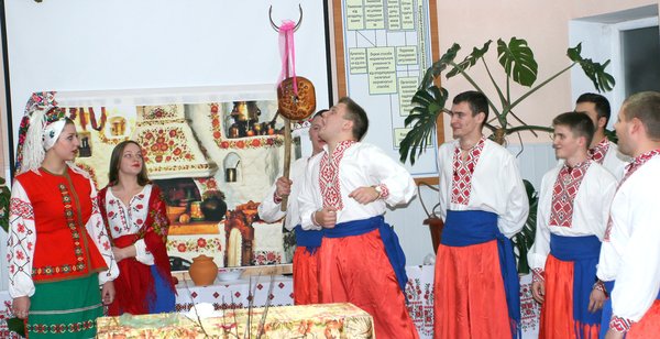 Допоки Ви бороните кордони, ми збережемо Україну тут!