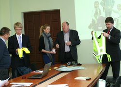 Засідання круглого столу «Життя біля автомагістралей: проблеми безпеки дорожнього руху»