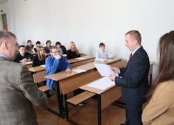 Хвилююча мить перед оголошенням питань творчого завдання
