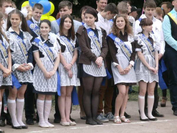 Пролунав останній дзвоник для учнів загальноосвітньої школи  І-ІІІ ступенів №11 ім. М.П. Бажана