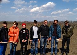 Студенти 11-ЗМ групи, які взяли участь у розбивці площі під сад