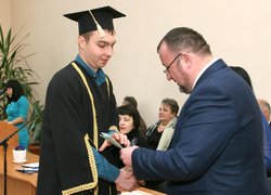 Факультет менеджменту проводжав своїх випускників