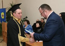 Факультет менеджменту проводжав своїх випускників
