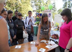 Менеджери створюють чарівний світ виробів із солоного тіста