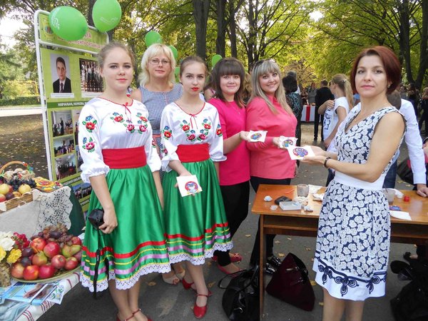 Менеджери створюють чарівний світ виробів із солоного тіста