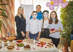 Благодійний ярмарок «Подаруй дитині свято»