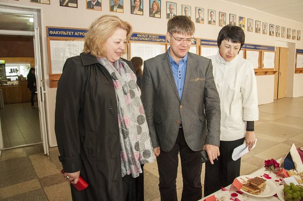 Благодійний ярмарок «Подаруй дитині свято»