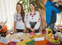 Благодійний ярмарок «Подаруй дитині свято»
