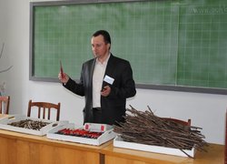 З особливостями виконання завдання знайомить доцент Віталій Манзій (Уманський НУС)