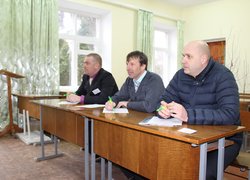 Члени журі практичного конкурсу з обрізування саджанців доценти Петро Головатий, Володимир Сіленко та Богдан Гулько (зліва - направо)