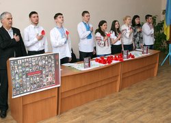 «Мамо, не плач. Я повернусь весною. У шибку пташинкою вдарюсь твою…»