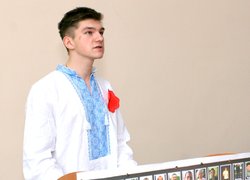 «Мамо, не плач. Я повернусь весною. У шибку пташинкою вдарюсь твою…»