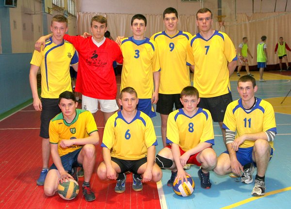команда факультету лісового і садово-паркового господарства - І місце