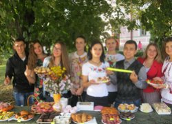 Благодійний ярмарок