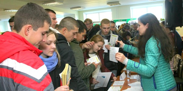 В Уманському НУС відбувся традиційний ярмарок вакансій