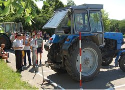Майстерність керування тракторами на полігоні кафедри процесів, машин та обладнання АПВ