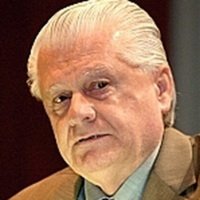Яковишин Леонід Григорович генеральний директор ТОВ «Земля і воля», Герой України, закінчив факультет агрономії в 1961 році