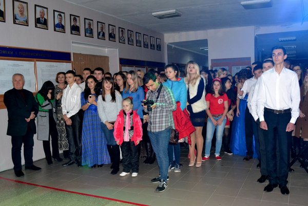 Осінній вальс закружляв Уманський НУС