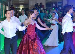Осінній вальс закружляв Уманський НУС