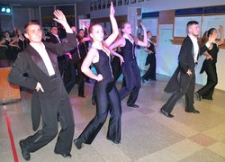 Осінній вальс закружляв Уманський НУС