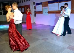 Осінній вальс закружляв Уманський НУС