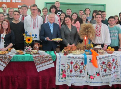 ПРОВОДЖАЄМ КОЛОДІЙ!