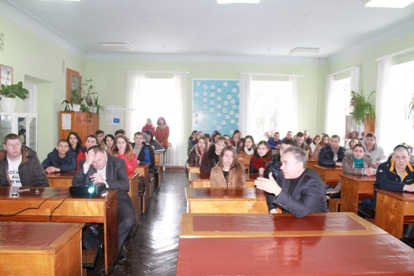 Круглий стіл на тему:  «Генетично модифіковані рослини –– за і проти»