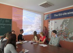 Креативне заняття «Мозаїка міжнародного менеджменту»