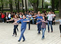 Флешмоб студентів факультету економіки і підприємництва УНУС