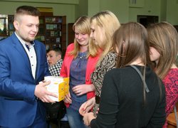 Інтелектуальний подарунок до ювілею факультету