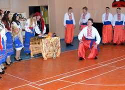 Поки живуть традиції – живе і народ
