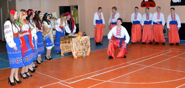 Поки живуть традиції – живе і народ