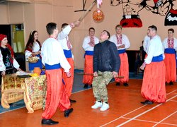 Поки живуть традиції – живе і народ