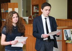 І ходить поміж світами вічноживе слово Кобзаря