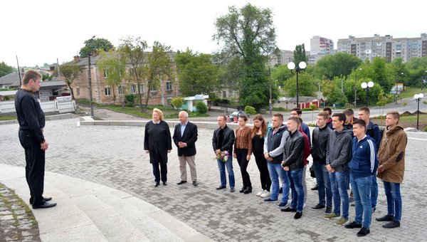 Схилімо голови перед невмирущим Кобзарем!