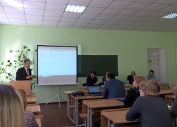 Доповідає професор Олександр Караєв