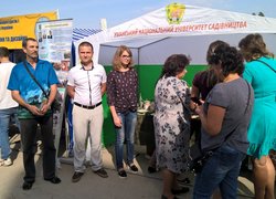 Проректор М.І. Мальований з представниками Уманського НУС