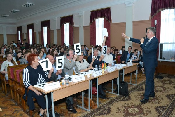 Аграрно-політичні дебати: інтелектуали дискутують