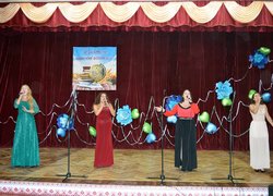 Творчі вітання освітянам району