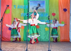 Творчі вітання освітянам району