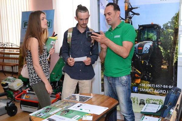 Українські садівники зібралися в Уманському НУС